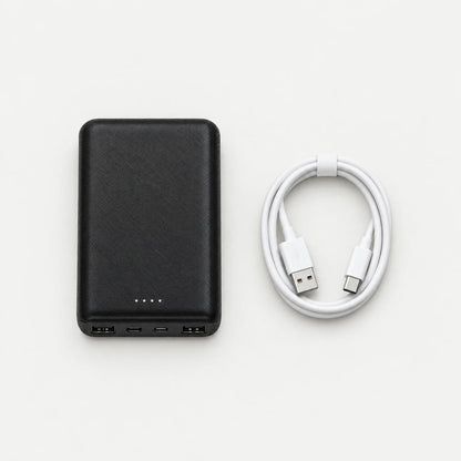 Zawartość: powerbank i kabel USB do ładowania
