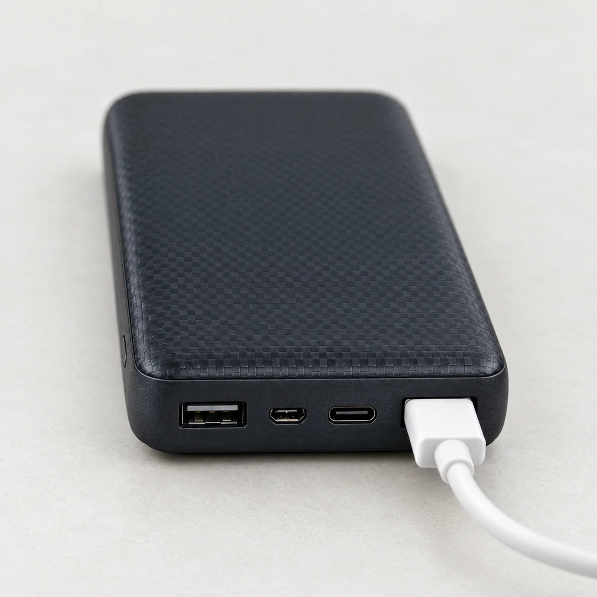 Złącza powerbanku: USB-A, Micro-USB, USB-C i USB-A